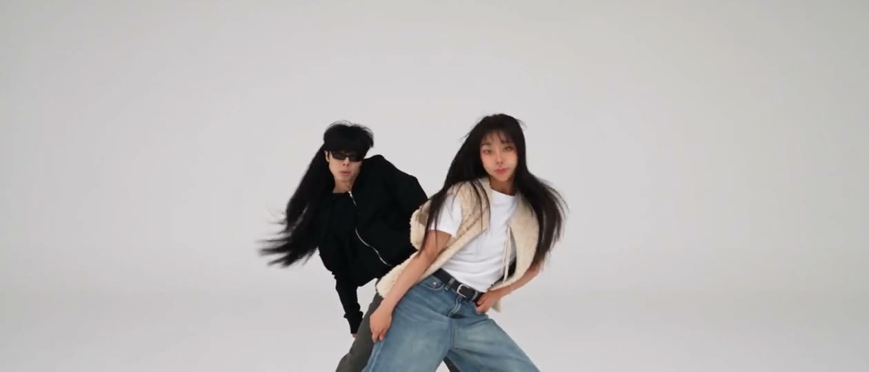 Follow the complete A2O LITE NEON AI Dance sequence